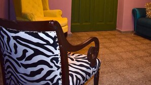 Lobby sitting area - Hostal Sole - Hostel (Santa Ana)