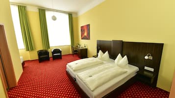 Caja de seguridad en la habitación y escritorio