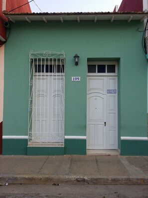 واجهة المنشأة