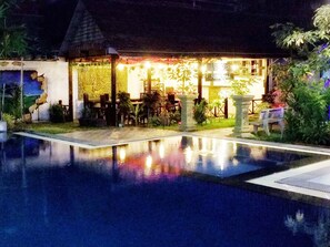 Piscina externa