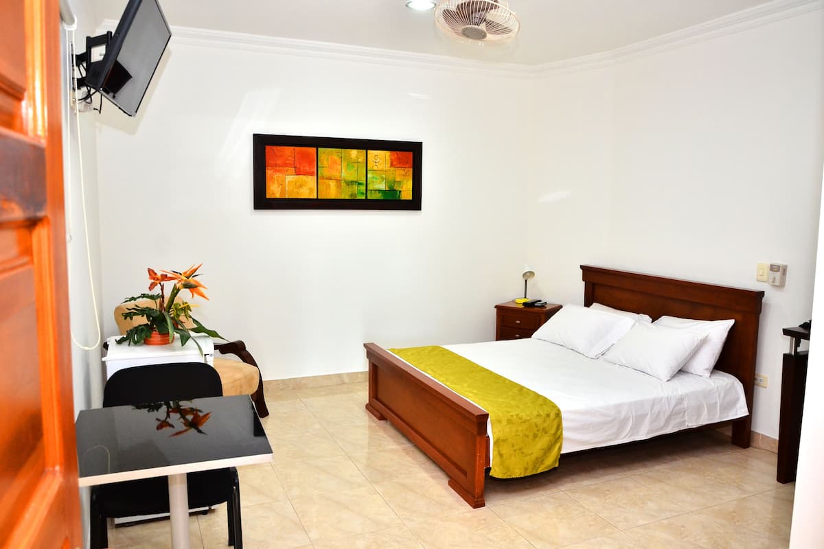 Minibar, desk, free WiFi, bed sheets