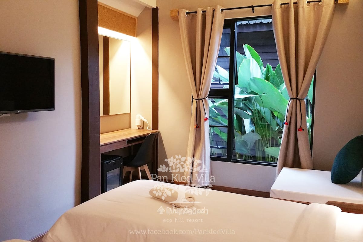 in-room safe, desk, soundproofing, rollaway beds