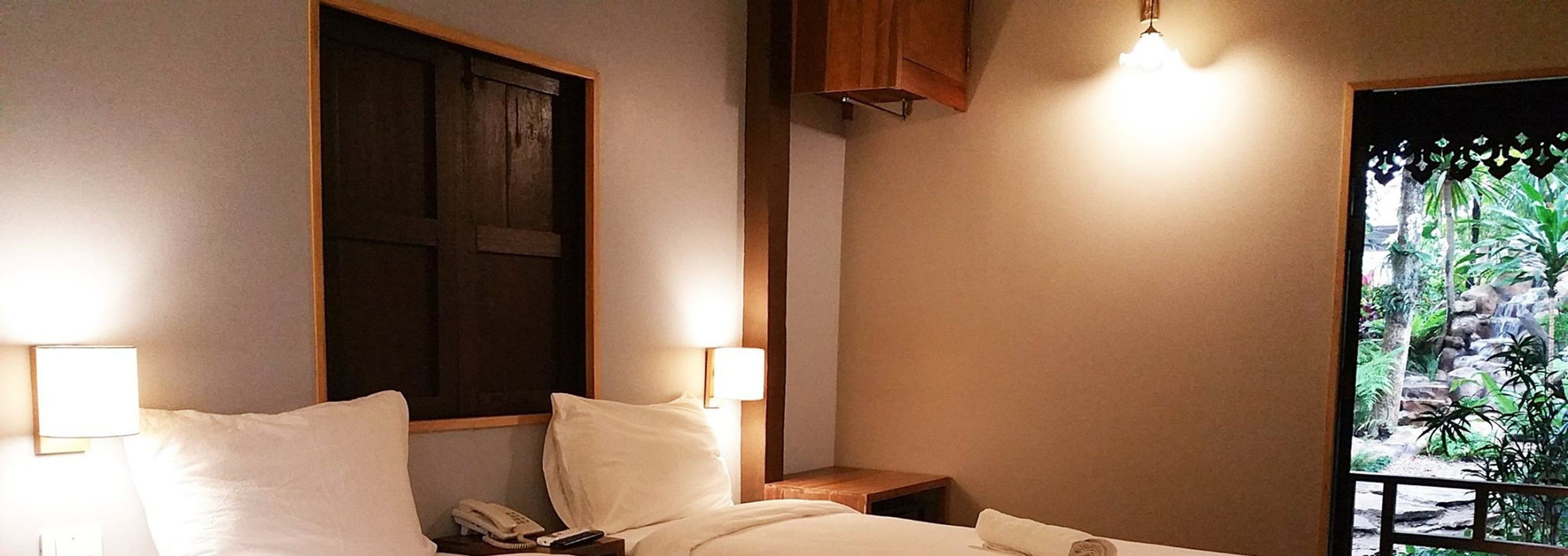 deluxe twin room | in-room safe, desk, soundproofing, rollaway beds