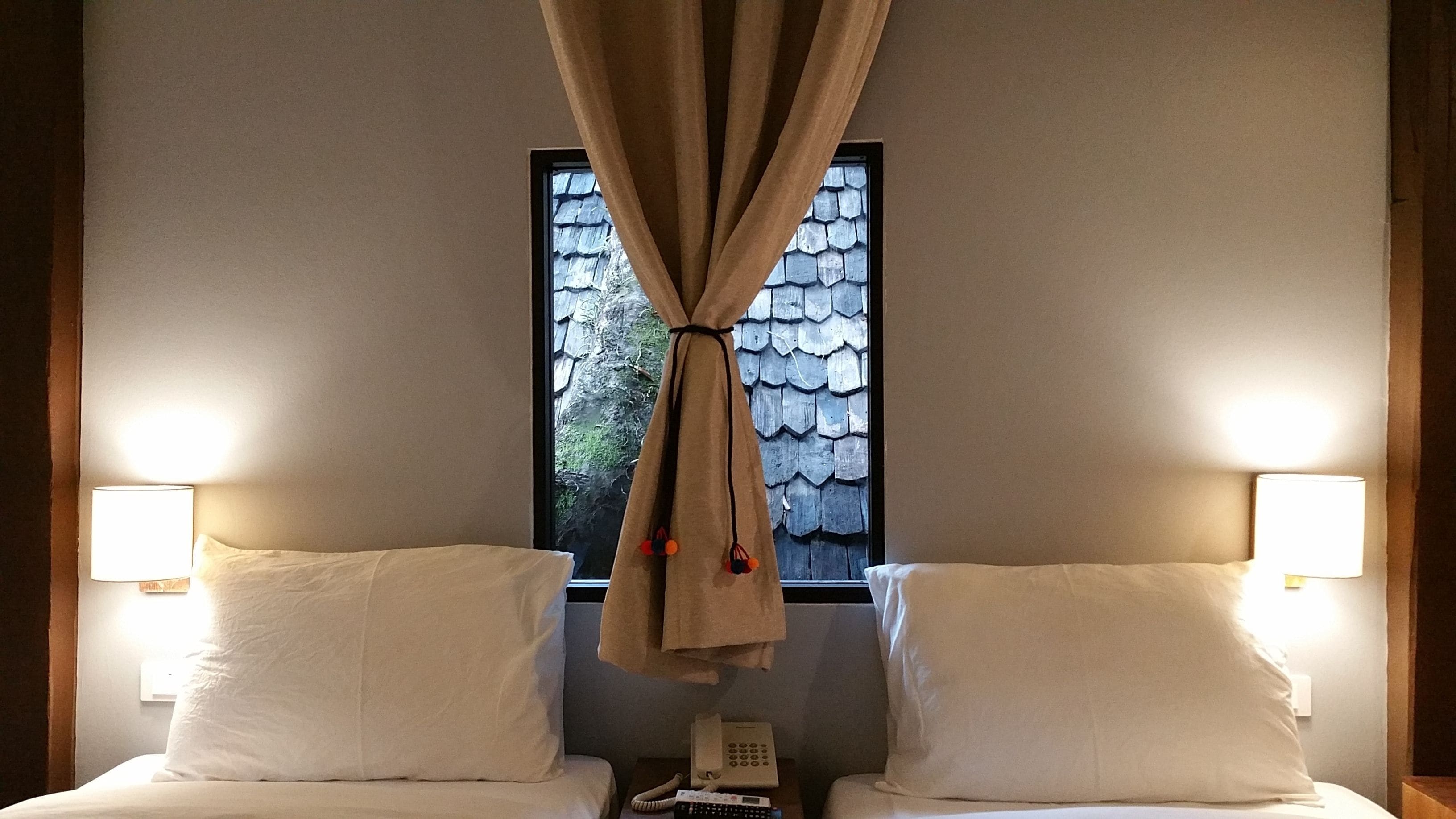 deluxe twin room | in-room safe, desk, soundproofing, rollaway beds