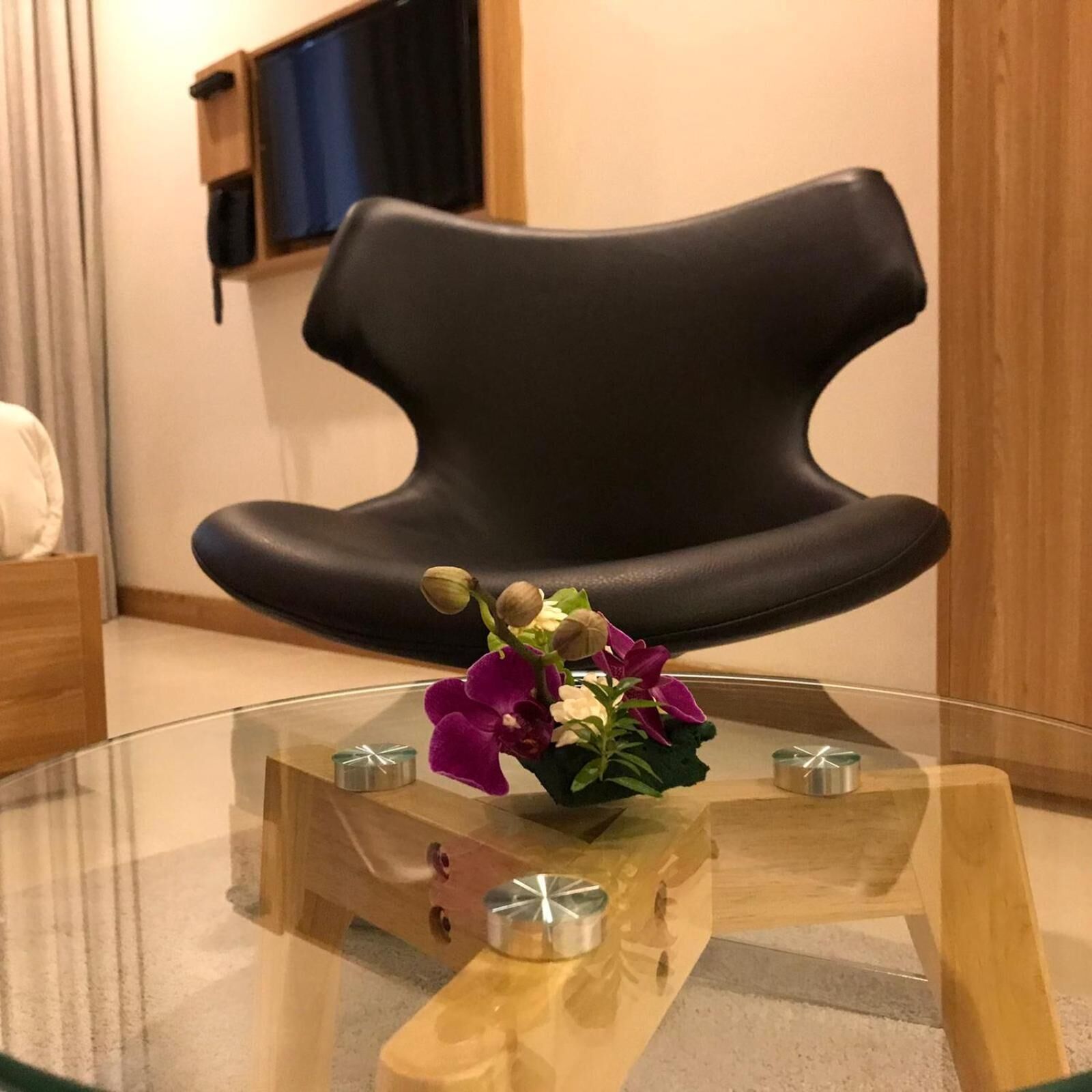 premium bedding, pillow-top beds, minibar, in-room safe