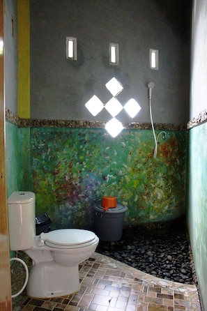 Bathroom - Bukit Lawang Accommodation (Bohorok)