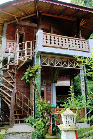 Terrace/patio - Bukit Lawang Accommodation (Bohorok)