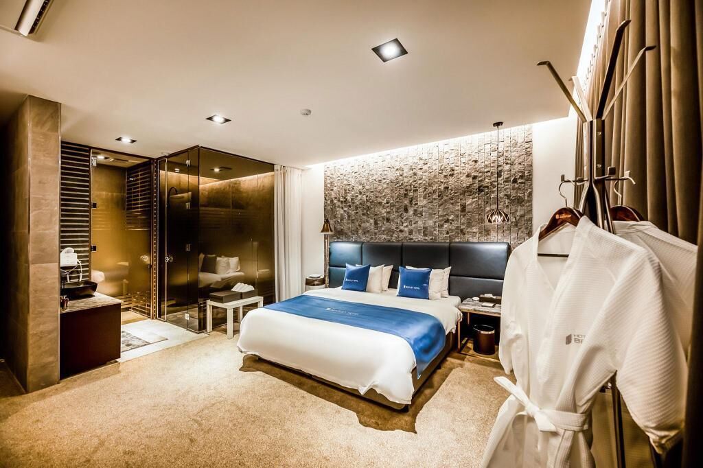 Individually decorated, individually furnished, soundproofing, free WiFi