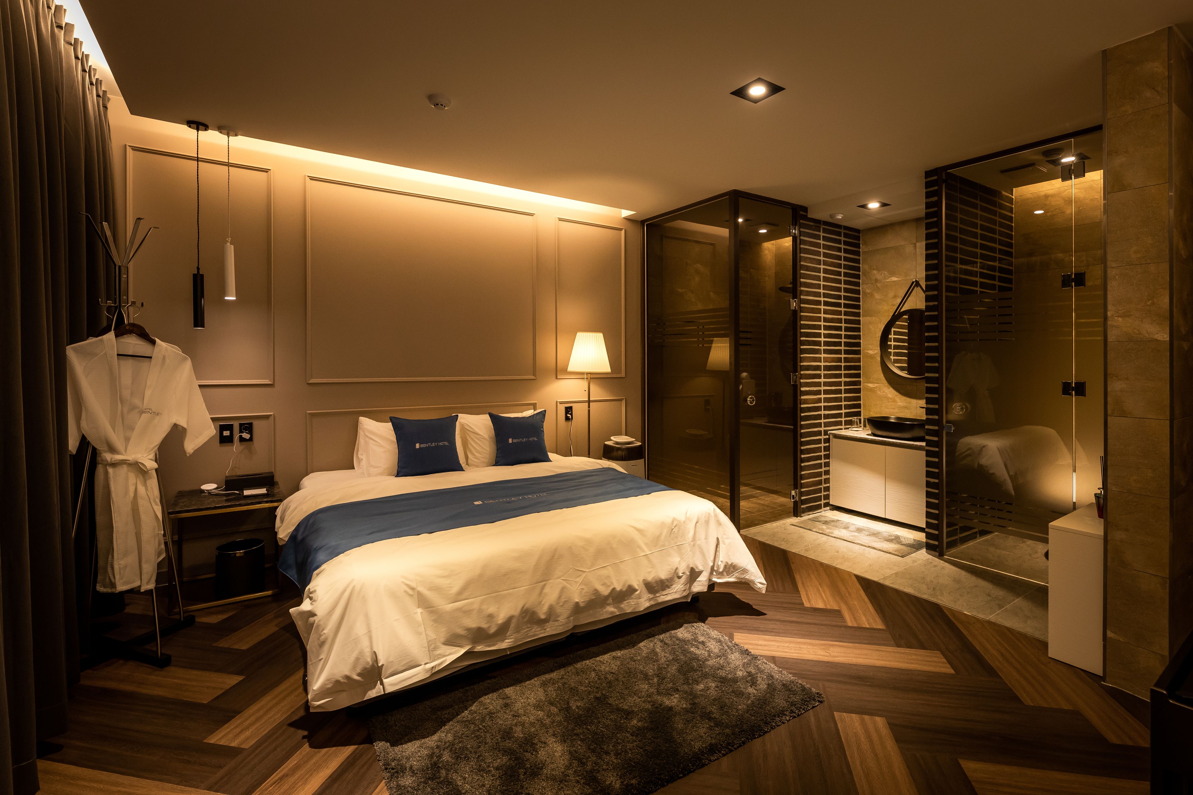 deluxe room | individually decorated, individually furnished, soundproofing, free wifi