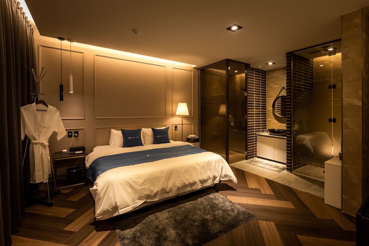 deluxe room | individually decorated, individually furnished, soundproofing, free wifi