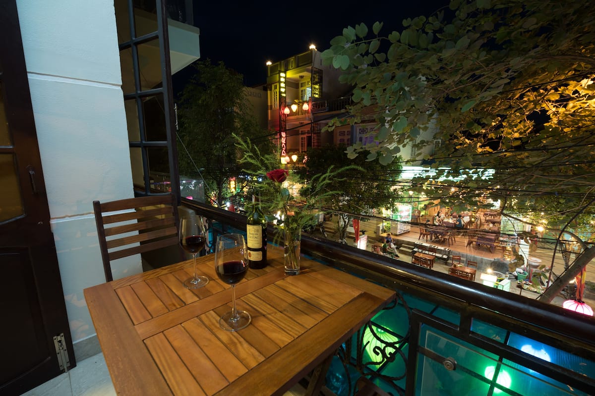 Habitación familiar, varias camas, vistas a la ciudad | Vistas a la ciudad