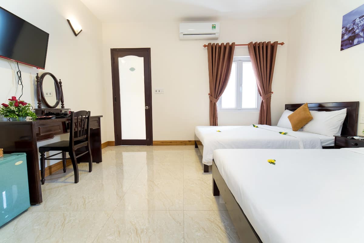 Habitación Deluxe con 2 camas individuales, 2 camas individuales, no fumadores | Minibar, escritorio, cortinas opacas y sistema de insonorización