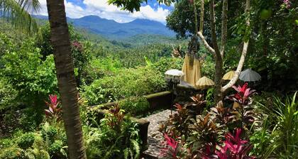 Gunung Paradis Retreat