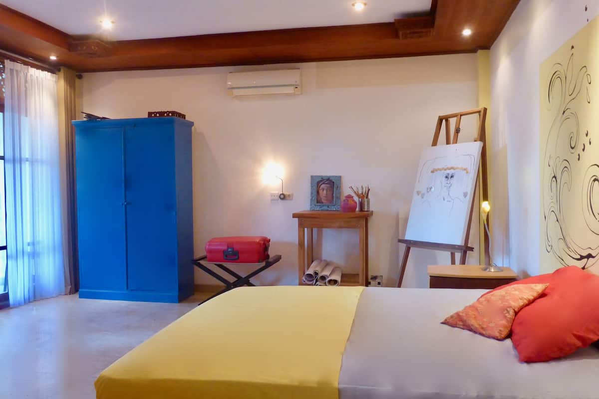 Artist Studio | 1 bedroom, premium bedding, in-room safe, individually decorated