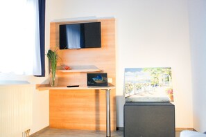 Economy Double Room | Room amenity - Sunny Hotel (Aiterhofen)