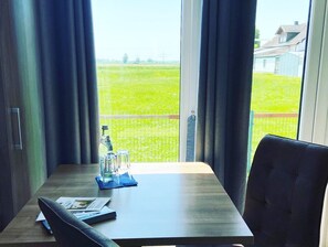 Flat-screen TV - Sunny Hotel (Aiterhofen)