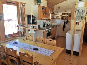Family House, 3 Bedrooms, Non Smoking, Sauna | Private kitchen - Holiday Home Fjätervålen Fjätstigen (Sarna)