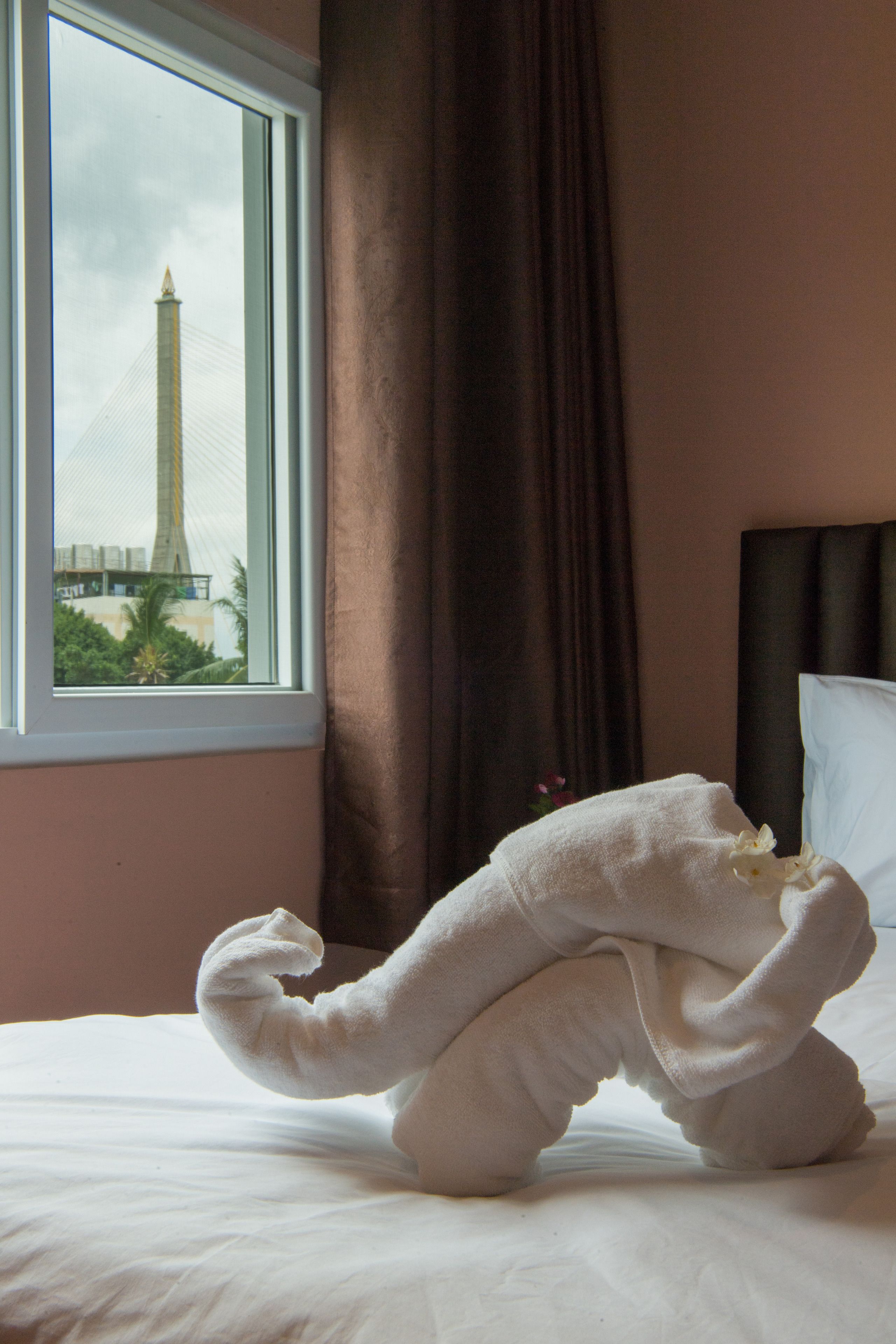 标准双床房 | 防过敏的被褥、办公桌、免费 WiFi、床单