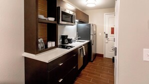 Private kitchen - TownePlace Suites by Marriott Louisville Airport (Louisville)