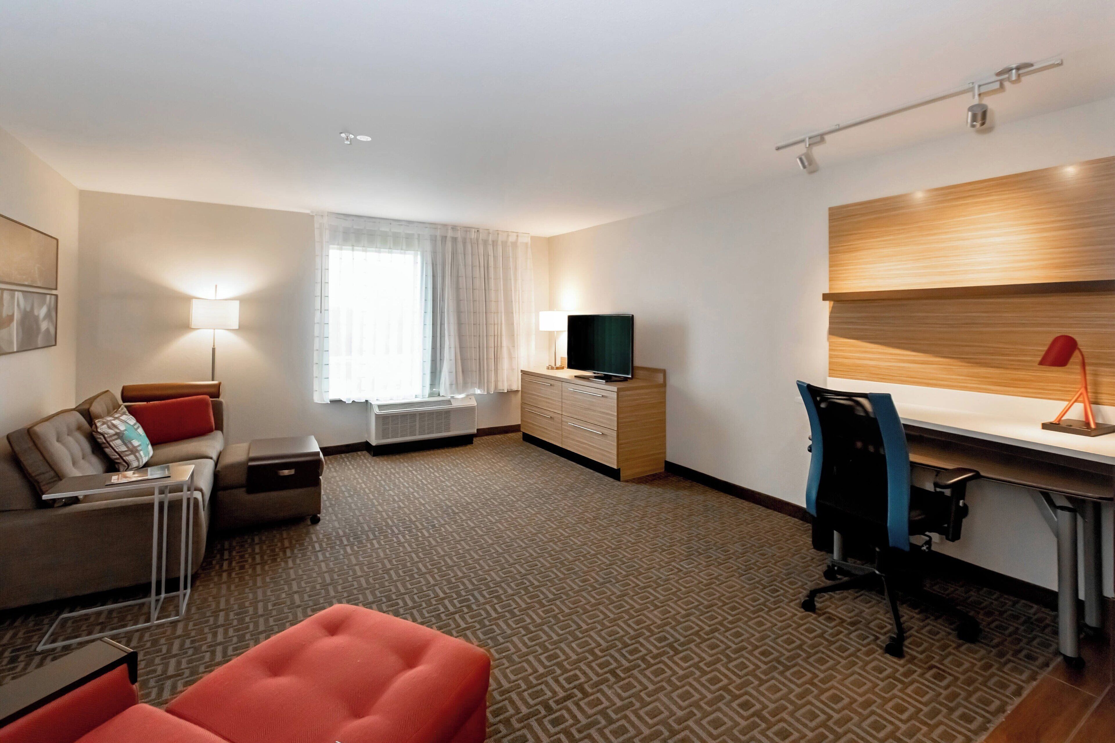 suite, 1 bedroom, non smoking | living room | flat-screen tv