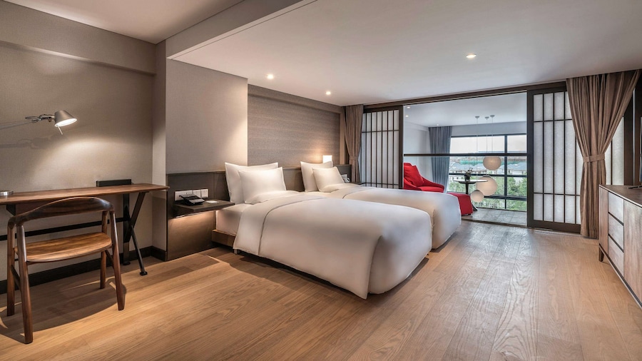Novotel Suites Shanghai Hongqiao Hotel