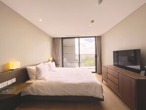 Superior-huoneisto, 2 makuuhuonetta | Tallelokero huoneessa, yksilöllisesti sisustettu, silitysrauta/-lauta