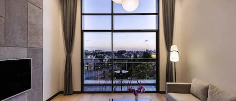 Deluxe Suite, 1 King Bed (Duplex)