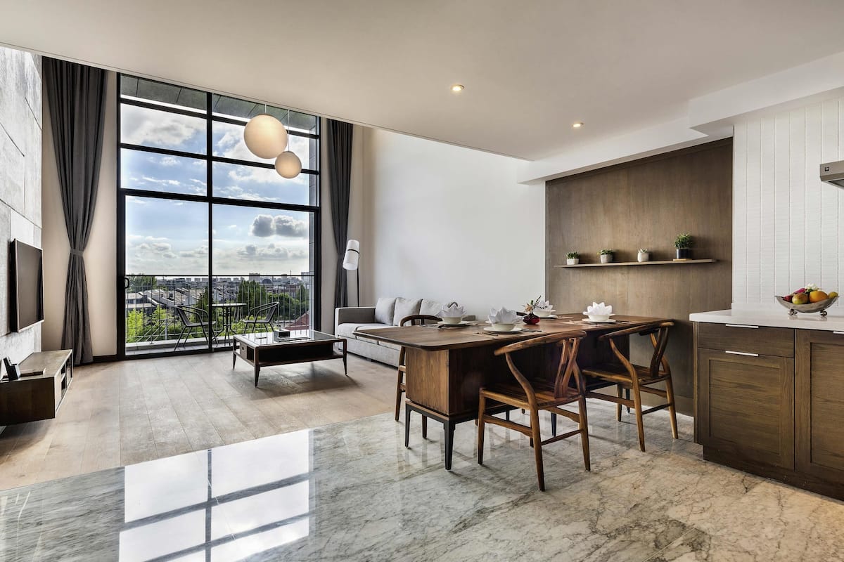 Appartamento Superior, 1 camera da letto | Una cassaforte in camera, con stile personalizzato, ferro/asse da stiro