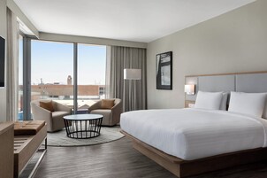 Room, 1 King Bed, Harbor View | Hypo-allergenic bedding, in-room safe, individually decorated, desk