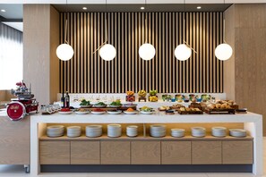 Tägliches Frühstücksbuffet gegen Gebühr