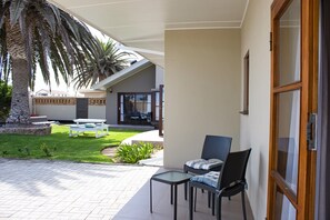 Quarto casal standard, vista para o jardim | Vista do quarto