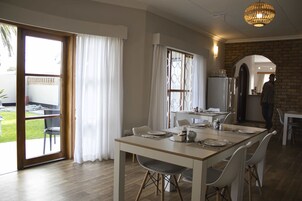 Tägliches inbegriffenes Frühstücksbuffet