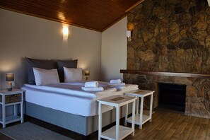Junior Suite, 1 King Bed, Patio | Egyptian cotton sheets, premium bedding, in-room safe, blackout curtains - Kramersdorf Guesthouse (Swakopmund)