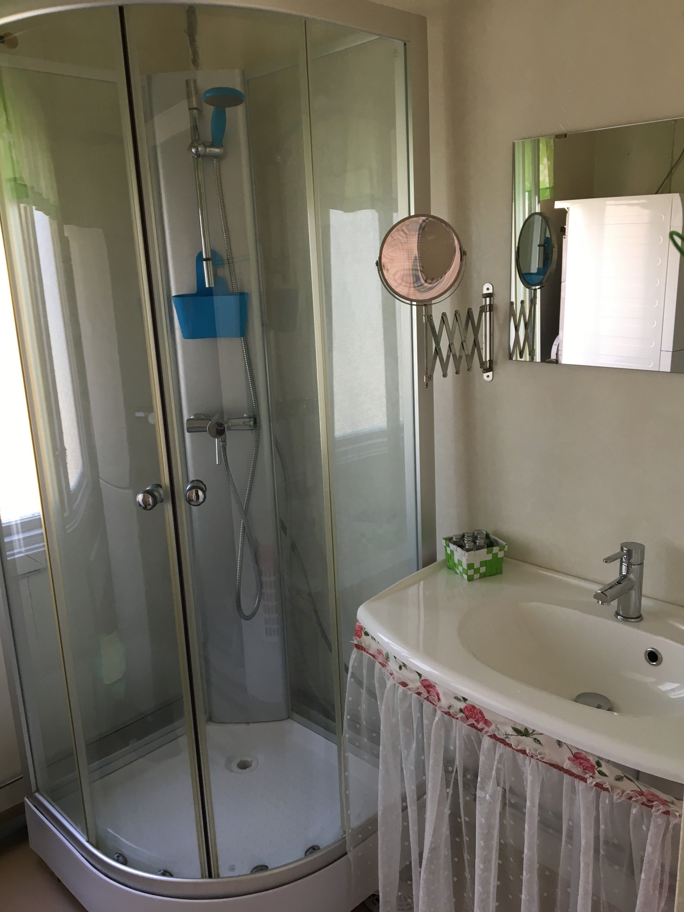 studio, private bathroom | bathroom shower