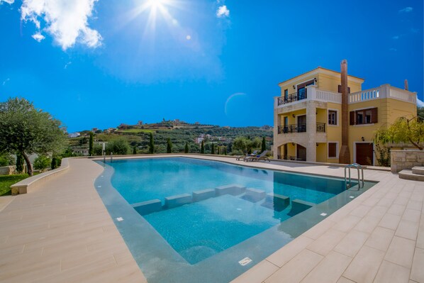 Outdoor pool, pool loungers