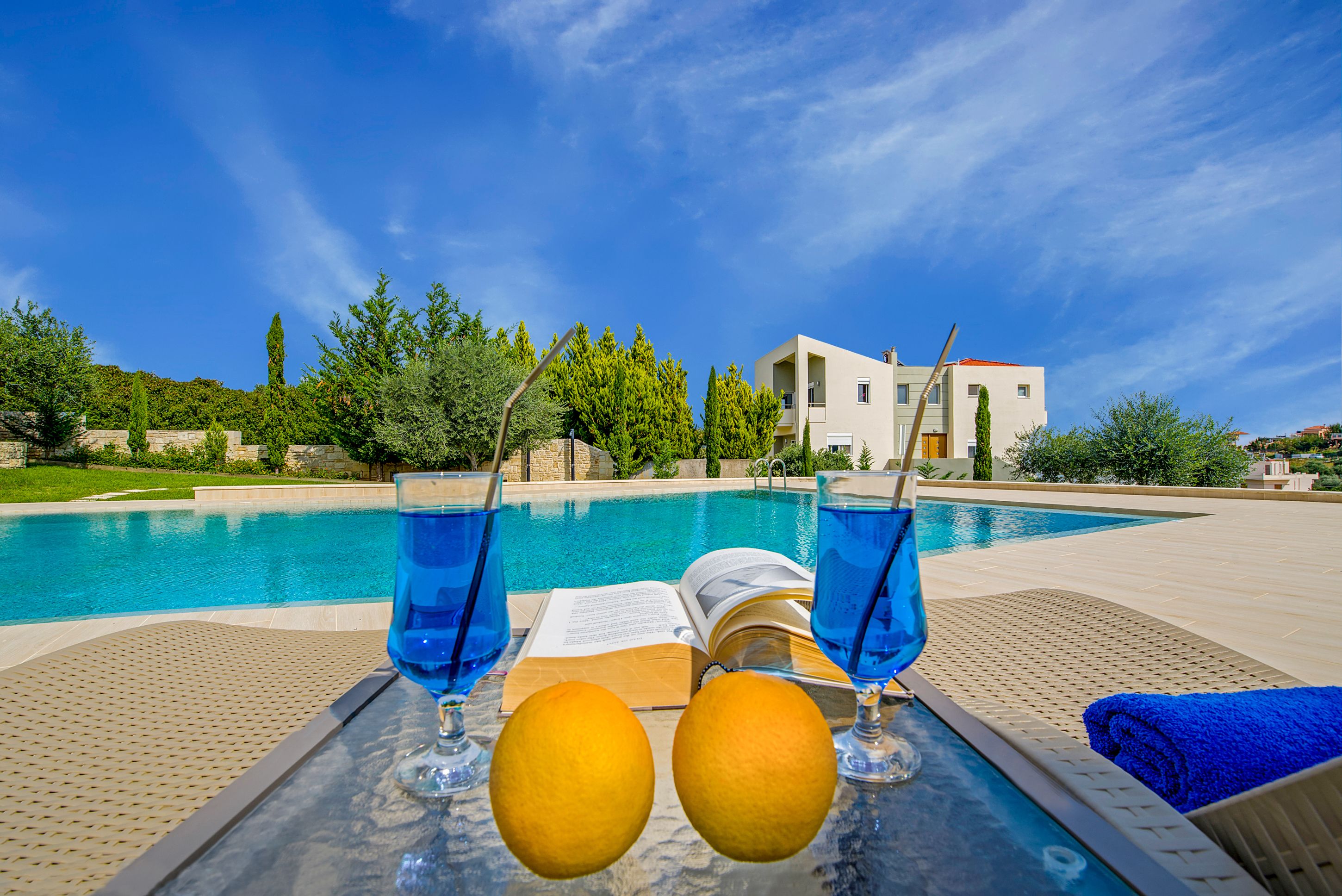 Outdoor pool, pool loungers