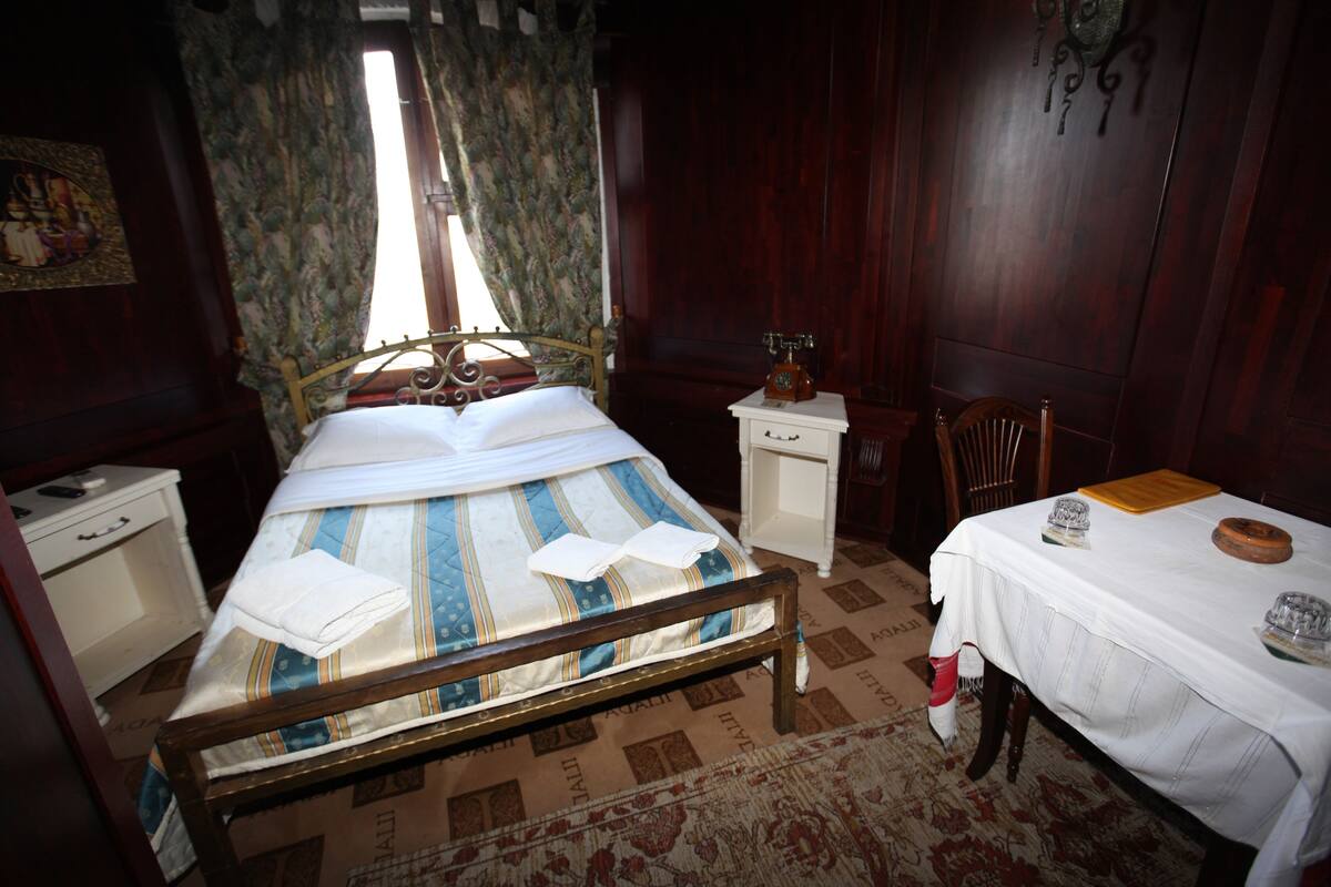 Single Room, Balcony | 1 bedroom, minibar, desk, soundproofing