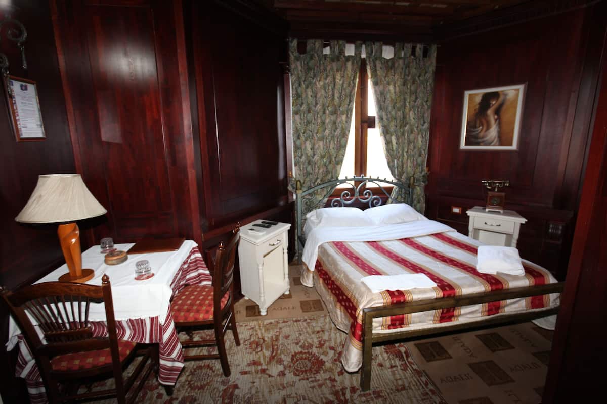 1 bedroom, minibar, individually decorated, individually furnished