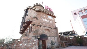 Front of property - Hotel Iliada (Kashar)