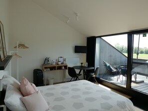 Deluxe Double Room | Individually decorated, individually furnished, desk, blackout drapes - B&B De Stuifduinen (Wetteren)