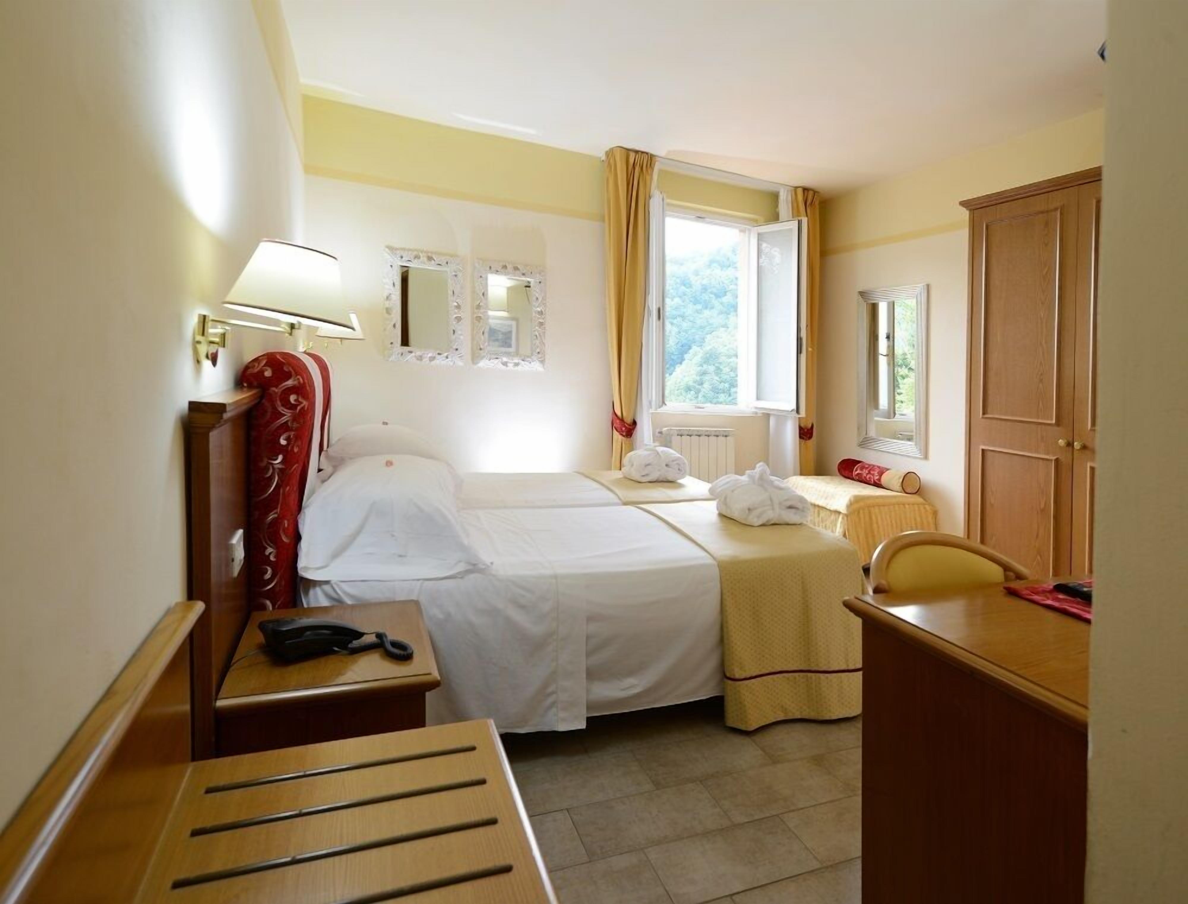 minibar, in-room safe, desk, blackout curtains