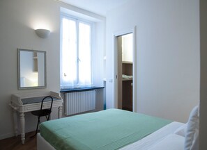 Desk, free cots/infant beds, free WiFi, bed sheets