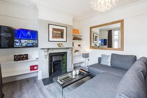 アパートメント 2 ベッドルーム | リビング エリア | スマートテレビ、Netflix