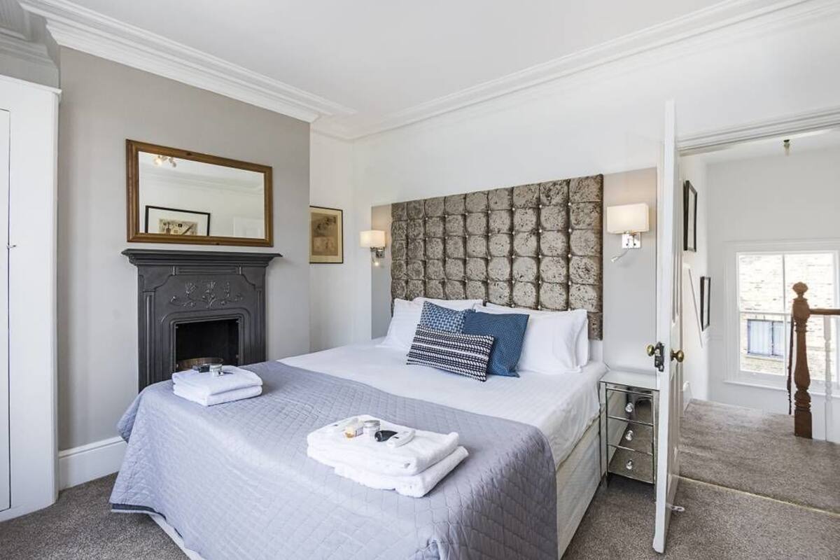 Apartment, 2 Bedrooms | 2 bedrooms, iron/ironing board, free WiFi, bed sheets