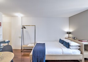 Classic Studio, River View | Soundproofing, iron/ironing board, free WiFi, bed sheets