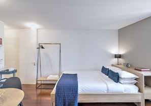 Classic-Studio, Flussblick