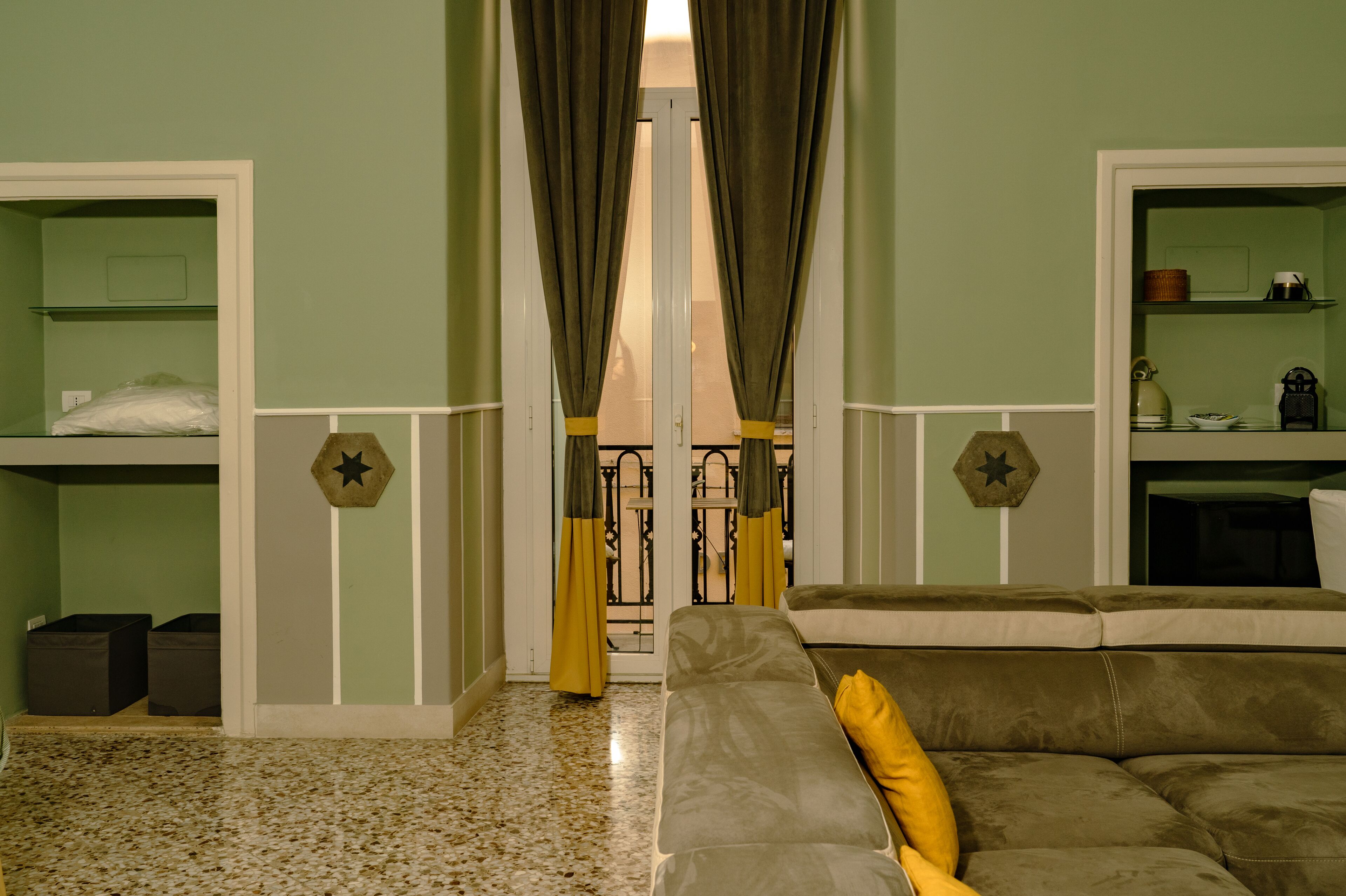 Habitació quàdruple superior | Cobrellits, planxa i posts de planxar, wifi gratuïta i roba de llit 