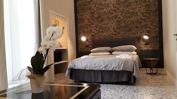 Donsdekens, een strijkplank/strijkijzer, gratis wifi, beddengoed