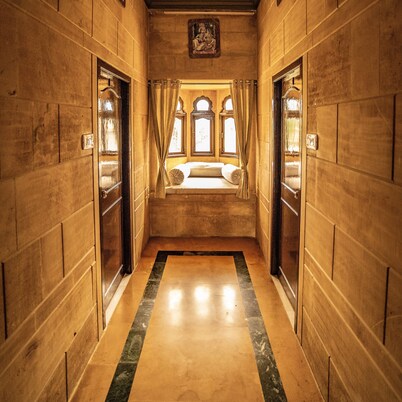 Hotel Chouhan Palace