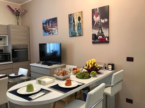 Petit déjeuner servi tous les jours en supplément